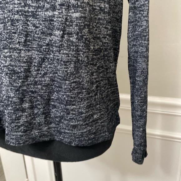 Wet Seal | Long Sleeved Tee - Picture 4 of 7